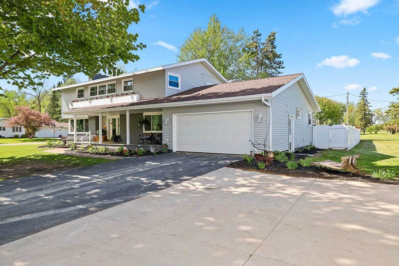 504 Sunrise Rd, Tigerton, WI 54486