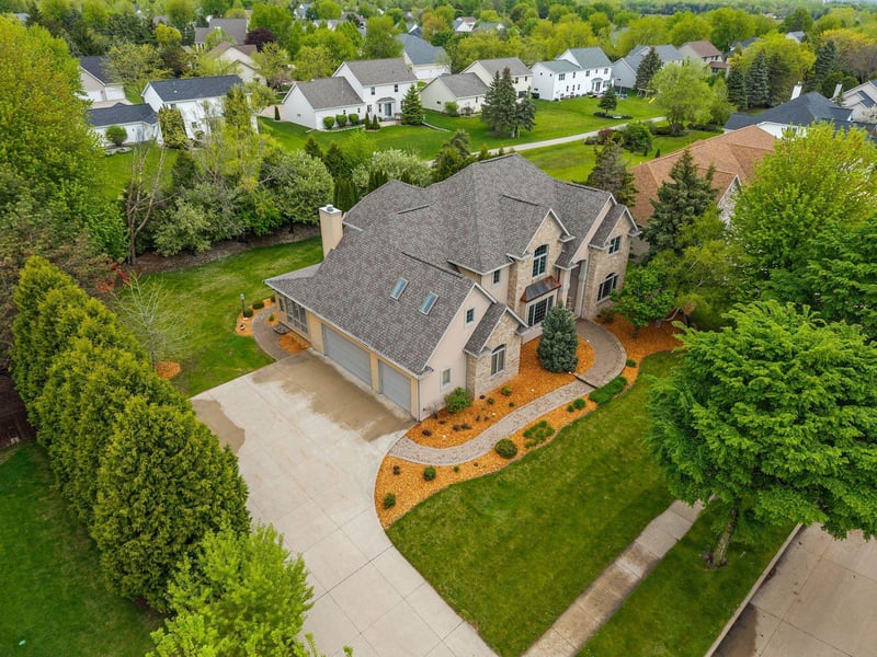 424 Tallgrass Dr, Appleton, WI 54913