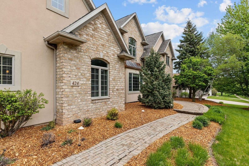424 Tallgrass Dr, Appleton, WI 54913