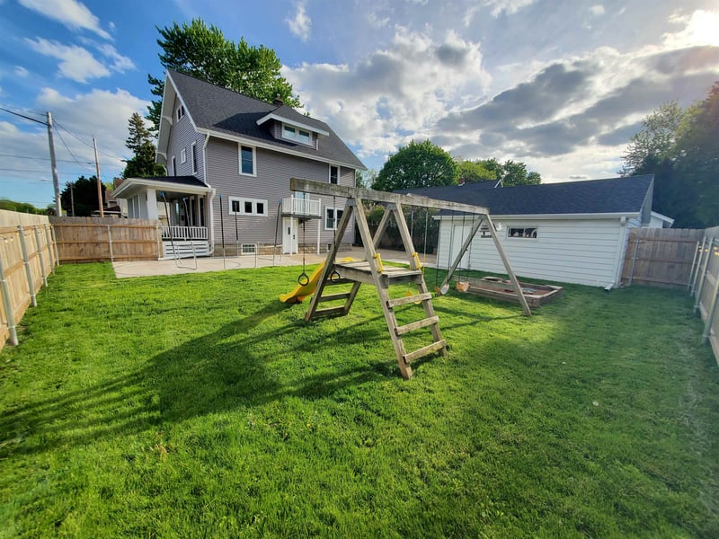 719 Memorial Dr, Appleton, WI 54911
