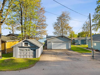 W6405 Webers Point Rd, Shawano, WI 54166