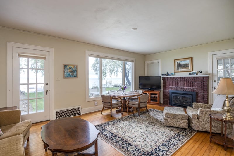 188 Adella Beach Rd, Neenah, WI 54956-5004