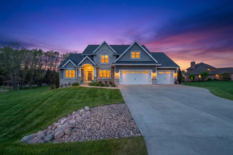 3400 Amber Ln, Green Bay, WI 54311-9003
