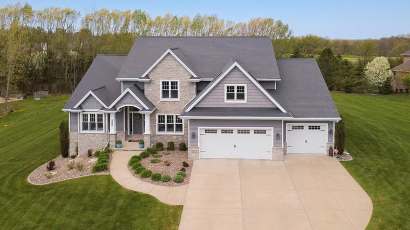 3400 Amber Ln, Green Bay, WI 54311-9003