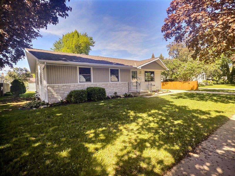 2037 Farlin Ave, Green Bay, WI 54302