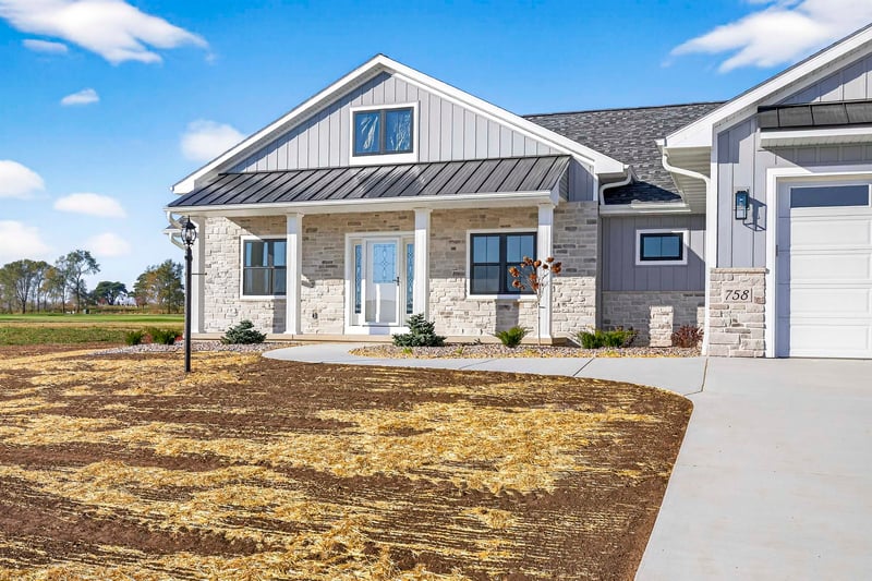 758 Royal St Pats Dr, Wrightstown, WI 54180