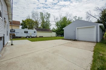 1029 7th Ave, Oshkosh, WI 54902-5735
