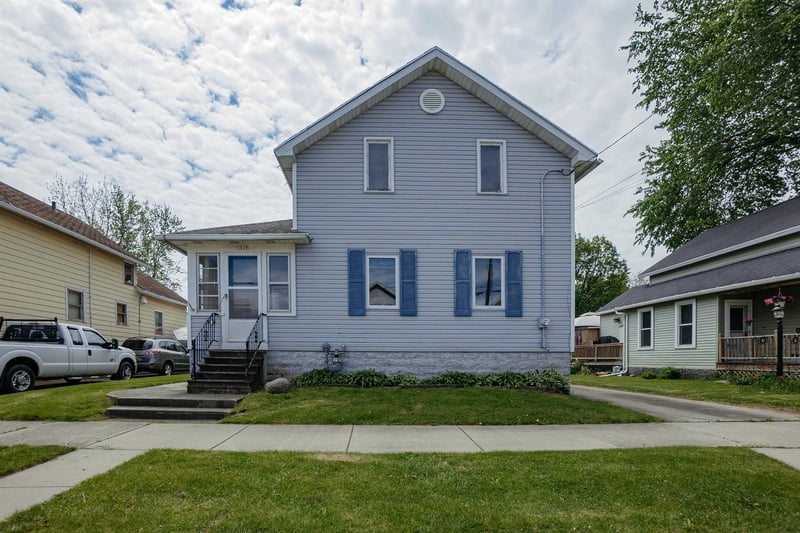1029 7th Ave, Oshkosh, WI 54902-5735
