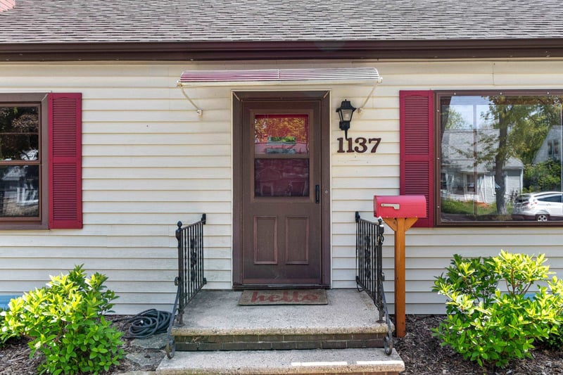 1137 Jardin St, Appleton, WI 54911