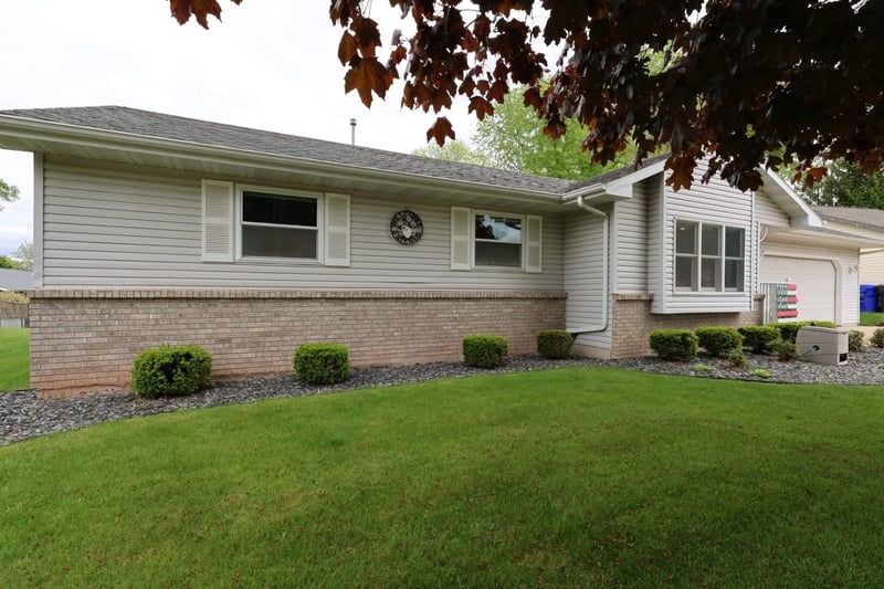 1304 Buchanan Ct, Appleton, WI 54130