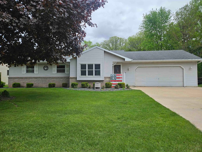 1304 Buchanan Ct, Appleton, WI 54130