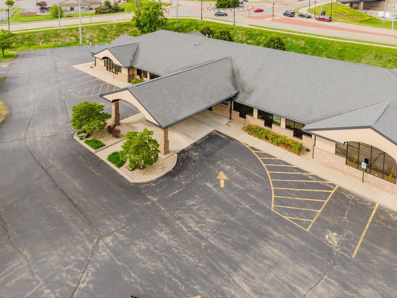 1875 West Pointe Dr, Oshkosh, WI 54902-4174