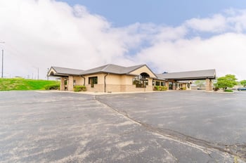 1875 West Pointe Dr, Oshkosh, WI 54902-4174