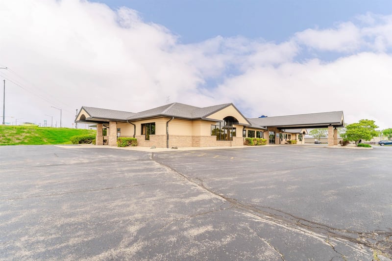 1875 West Pointe Dr, Oshkosh, WI 54902-4174