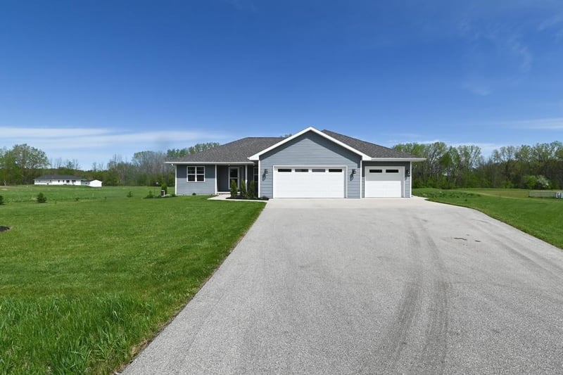 6478 Main St, Abrams, WI 54101