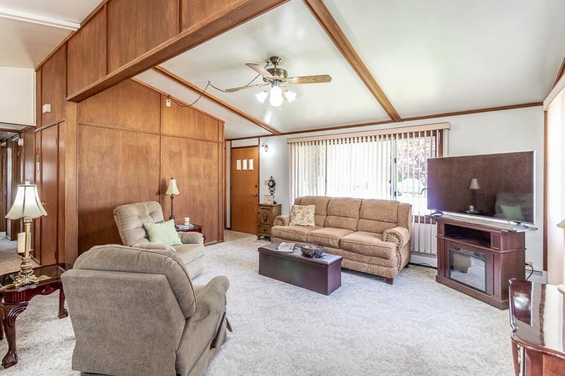 714 Nash St, Hortonville, WI 54944-8512