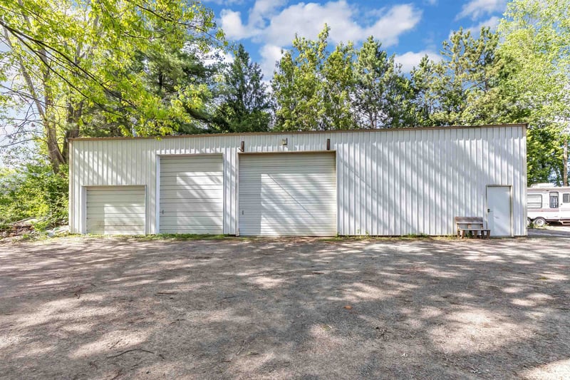 1159 Hobart Dr, Green Bay, WI 54304-1410