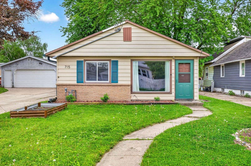 715 Division St, Neenah, WI 54956