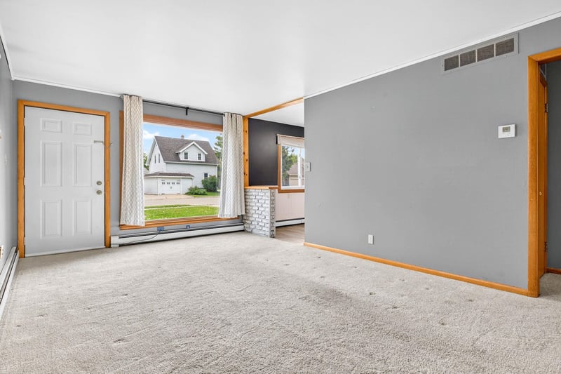 715 Division St, Neenah, WI 54956