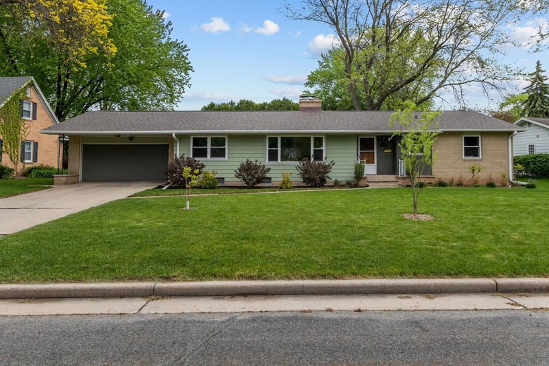 1066 Reed St, Neenah, WI 54956-4135
