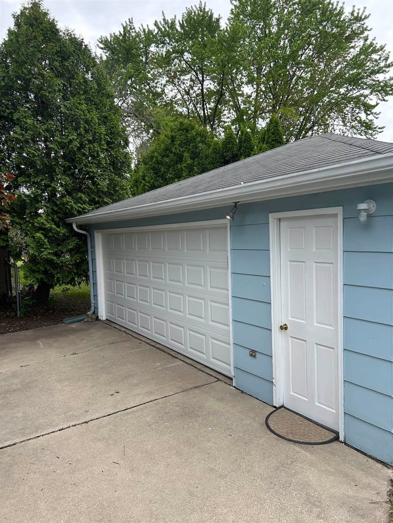 1625 Wisconsin St, Oshkosh, WI 54901