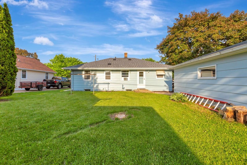 1625 Wisconsin St, Oshkosh, WI 54901