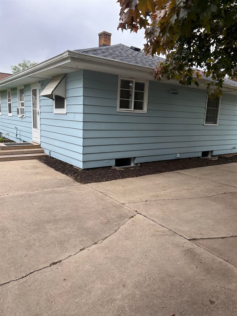 1625 Wisconsin St, Oshkosh, WI 54901