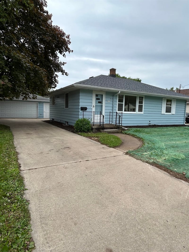 1625 Wisconsin St, Oshkosh, WI 54901