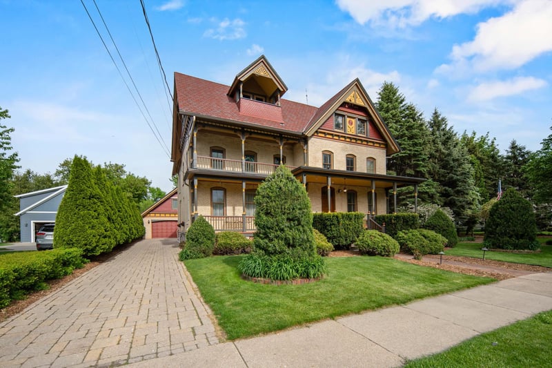 348 Naymut St, Menasha, WI 54952