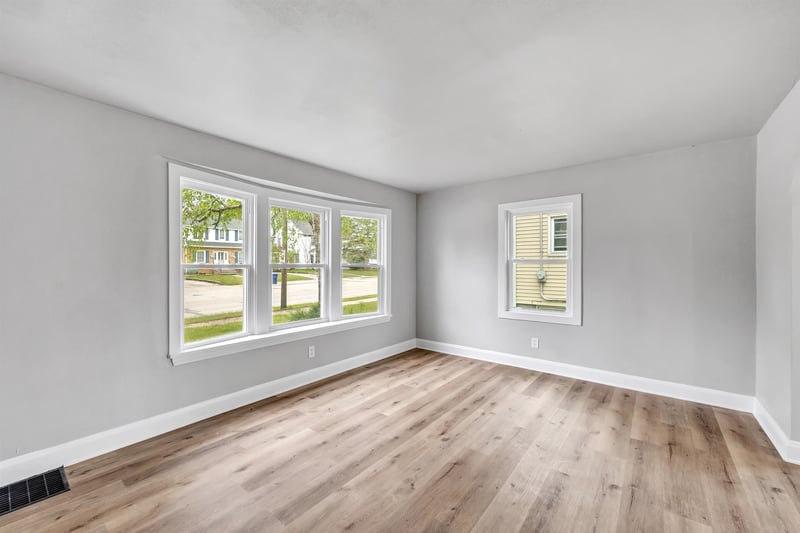 1242 Shawano Ave, Green Bay, WI 54303