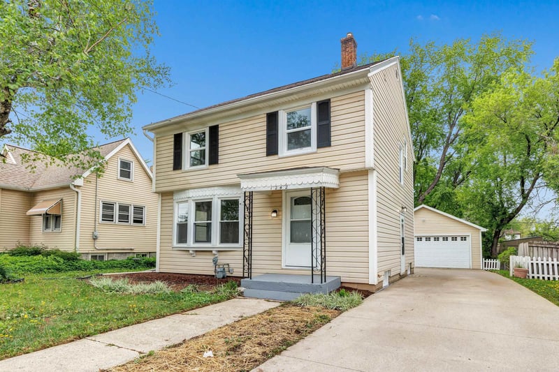 1242 Shawano Ave, Green Bay, WI 54303