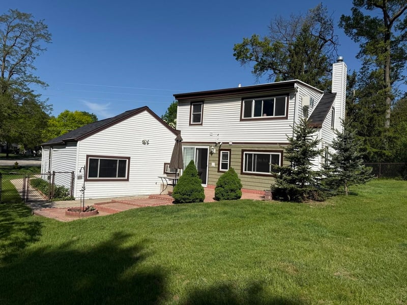 2027 South Point Rd, Green Bay, WI 54313