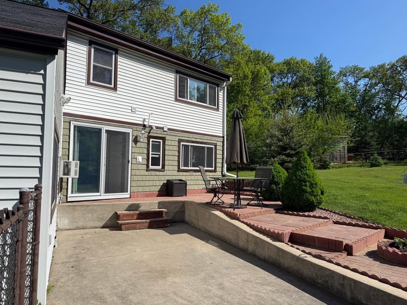 2027 South Point Rd, Green Bay, WI 54313