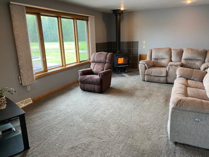 4894 Sandburr Trl, Suamico, WI 54173
