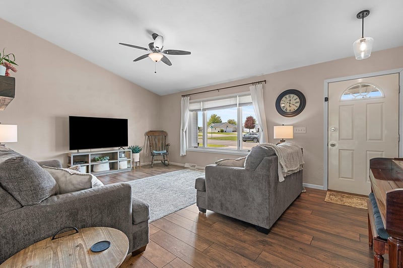 N9634 Chadbury Ln, Appleton, WI 54915