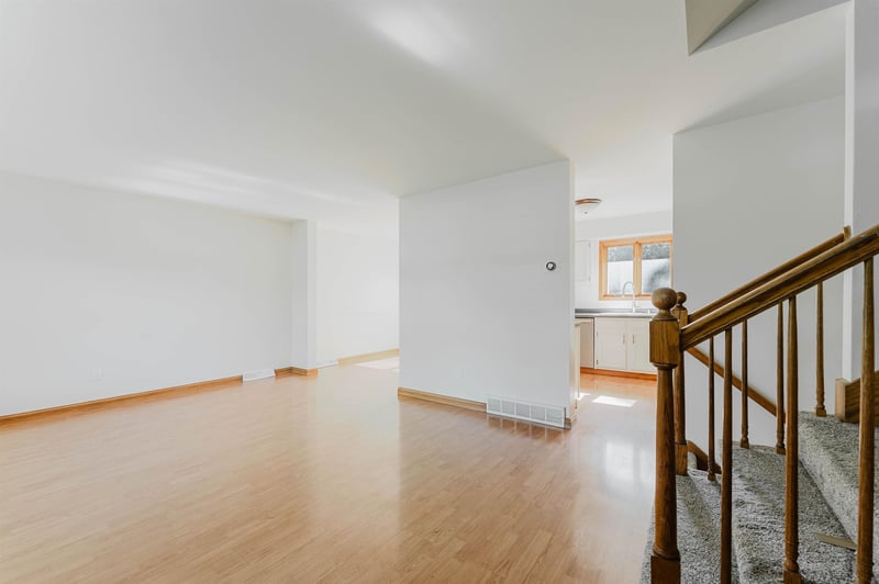 992 Honey Creek Rd, Oshkosh, WI 54904