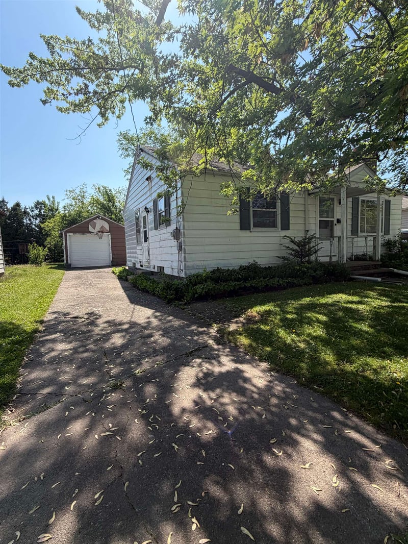 609 School Ct, Menasha, WI 54952