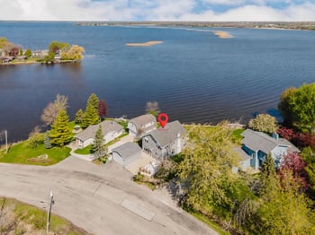 2210 Westwind Rd, Oshkosh, WI 54904-1040