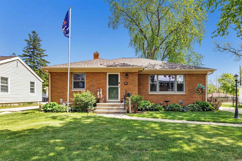1157 Fisk St, Green Bay, WI 54304-2262