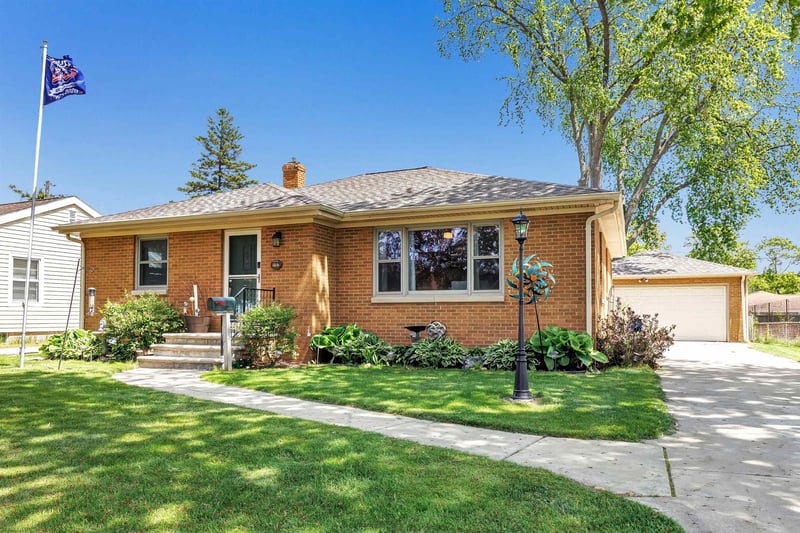 1157 Fisk St, Green Bay, WI 54304-2262