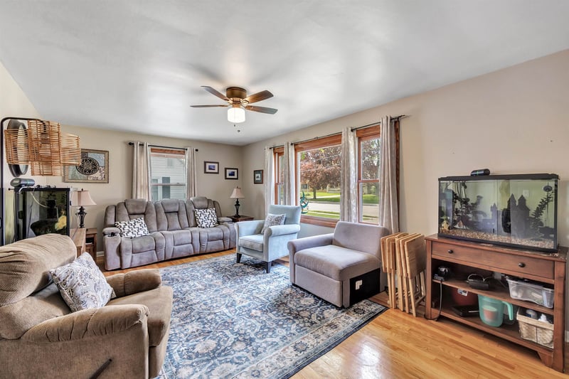 1157 Fisk St, Green Bay, WI 54304-2262
