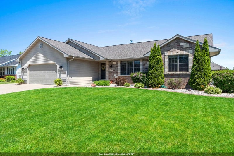 384 Southern Star Ln, De Pere, WI 54115-9376
