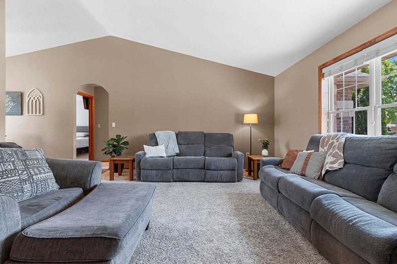 384 Southern Star Ln, De Pere, WI 54115-9376