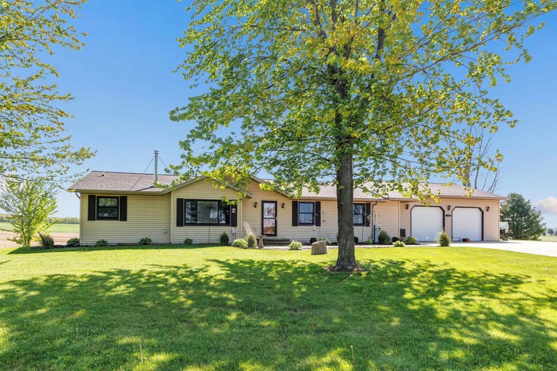 6141 Morrison Rd, De Pere, WI 54115-8754