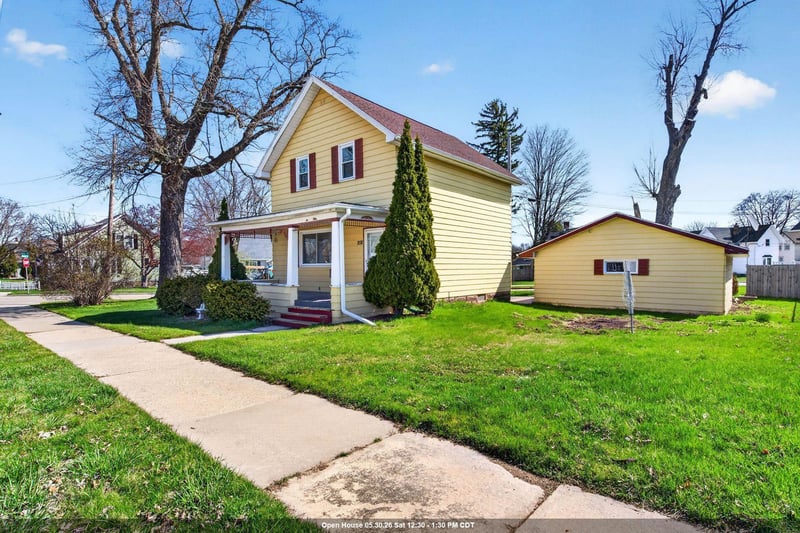 208 Depot St, Kaukauna, WI 54130