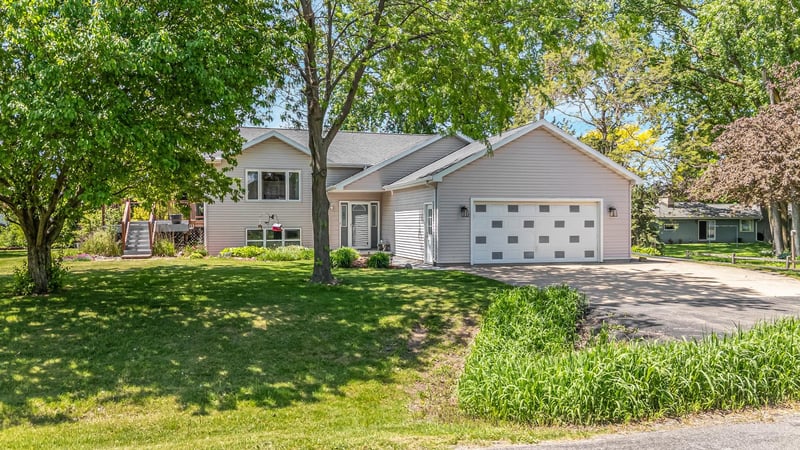 3393 Harbor Bay Rd, Oshkosh, WI 54901-1447