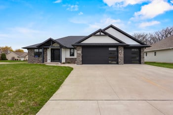 2909 Grand Cypress Ln, Green Bay, WI 54311-6146