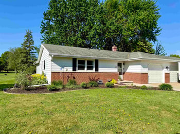 1395 Maricopa Dr, Oshkosh, WI 54904