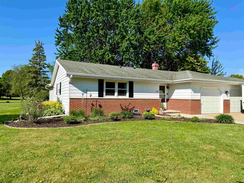 1395 Maricopa Dr, Oshkosh, WI 54904