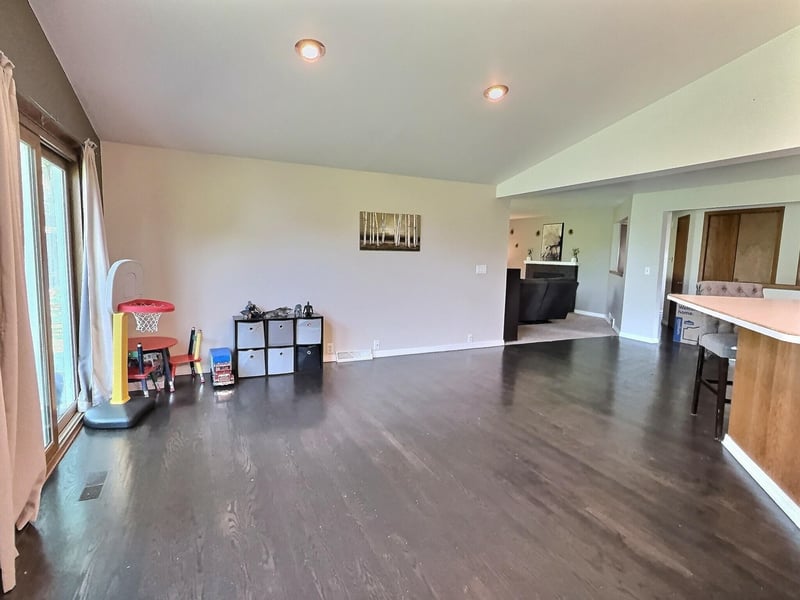 1395 Maricopa Dr, Oshkosh, WI 54904
